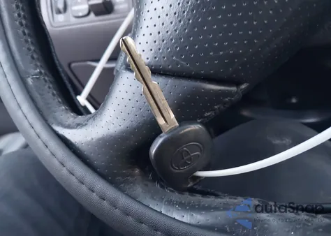 2005 Toyota Corolla S from USA, damaged, VIN 2T1BR32E75C384347